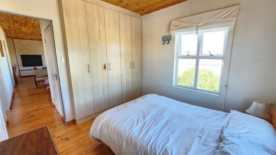 5 Bedroom Property for Sale in Country Club Western Cape